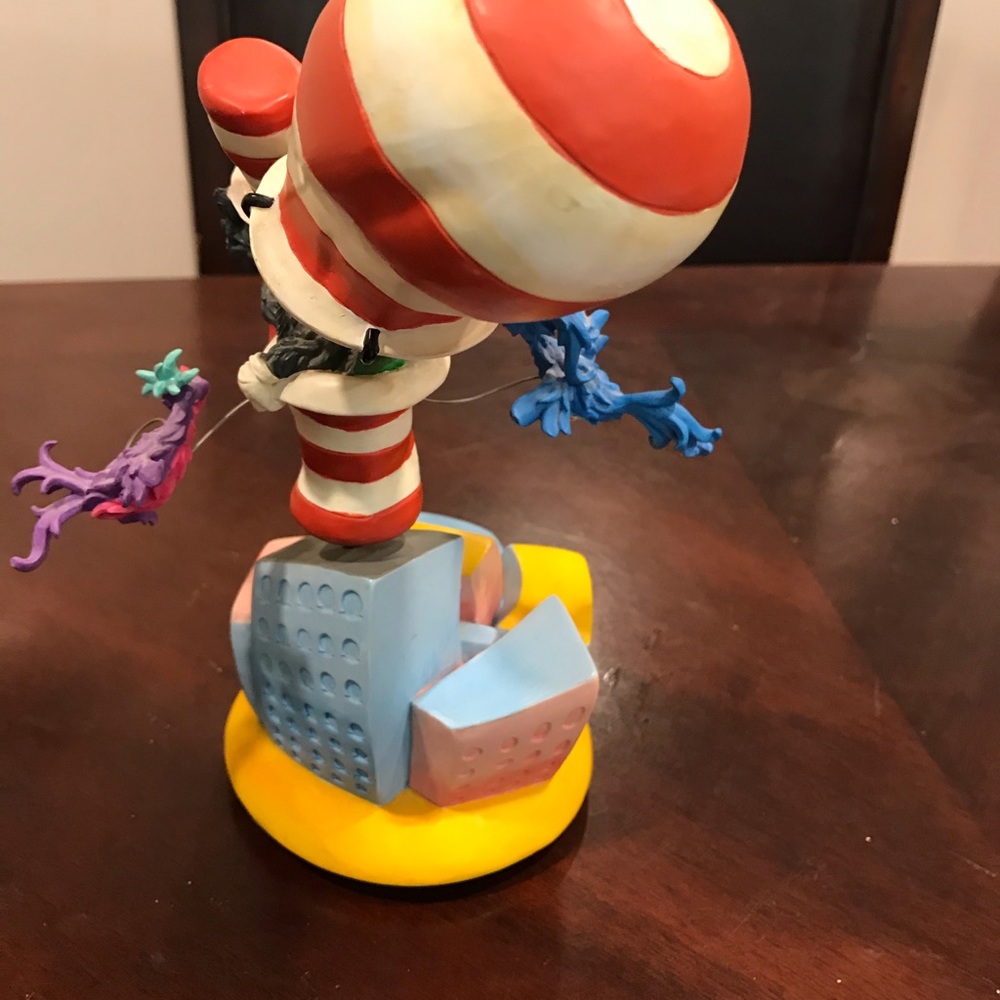 Dr sues musical collectible figurine